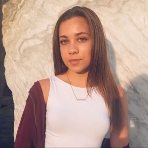 Meet your Posher, Maeve